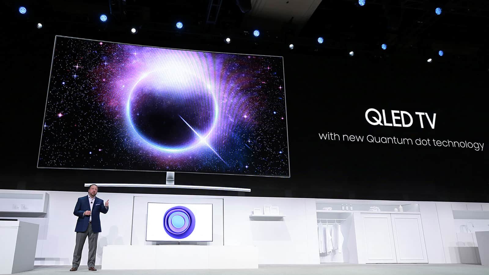samsung-2018-8k-qled-panels-with-bixby-and-smartthings